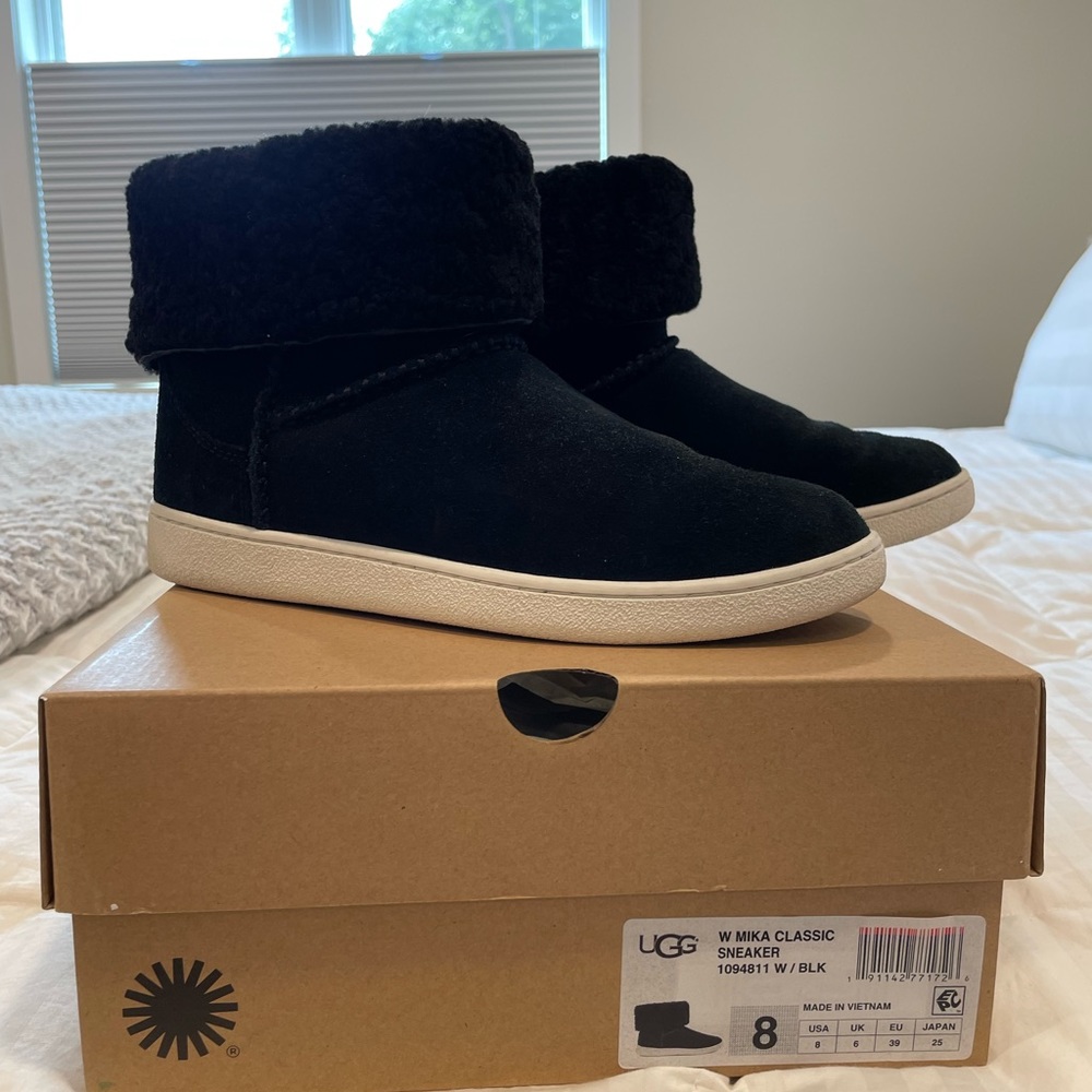 Black Uggs